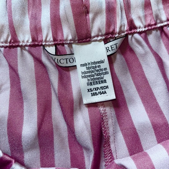 Victoria’s Secret Shorts - Picture 2 of 3